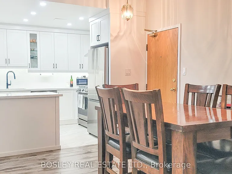326 Major Mackenzie Dr E #822 — Photo 8