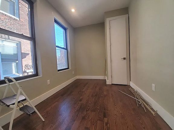 2nd image of 1028 Belmont Ave #1F