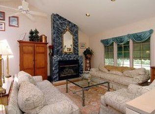 213 Bradwell Rd, Inverness, IL 60010