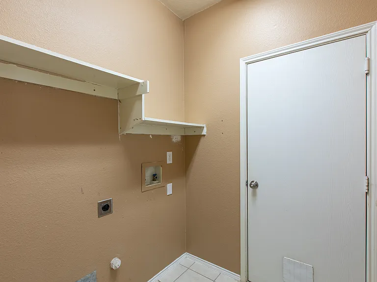 11259 Blackhawk Dr — Photo 21