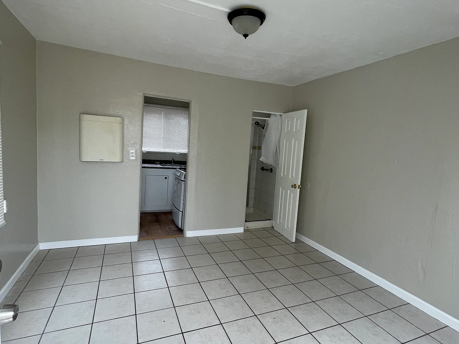 Studio, 400 sqft, $1,330 — Photo 4