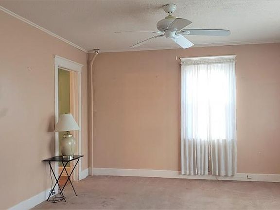 5th image of 247 N 9th Ave