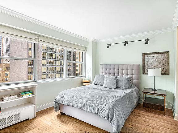 4th image of 153 E 57th St APT 14E