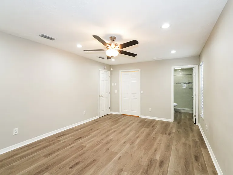 8105 N Fremont Ave — Photo 13