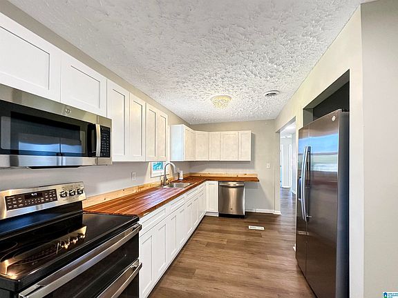 3rd image of 2327 Treadwell Rd