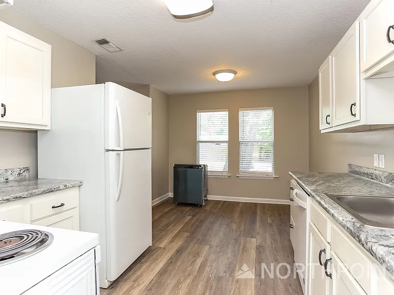 7860 Rondo Ave — Photo 6