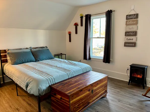 29 Brook St, Derry, NH 03038