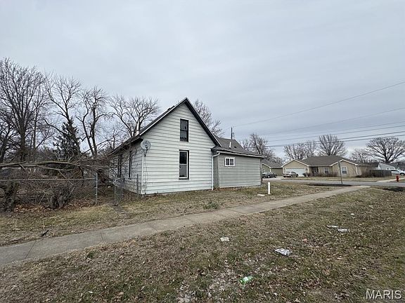 4th image of 615 E Booth St