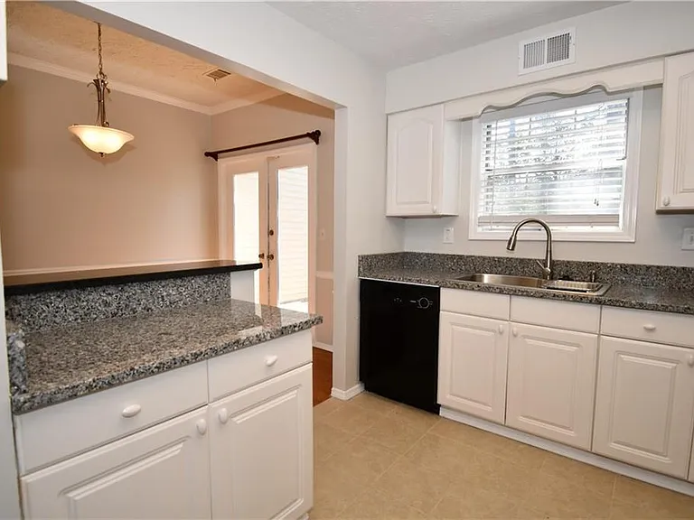 604 Wedgewood Way — Photo 8