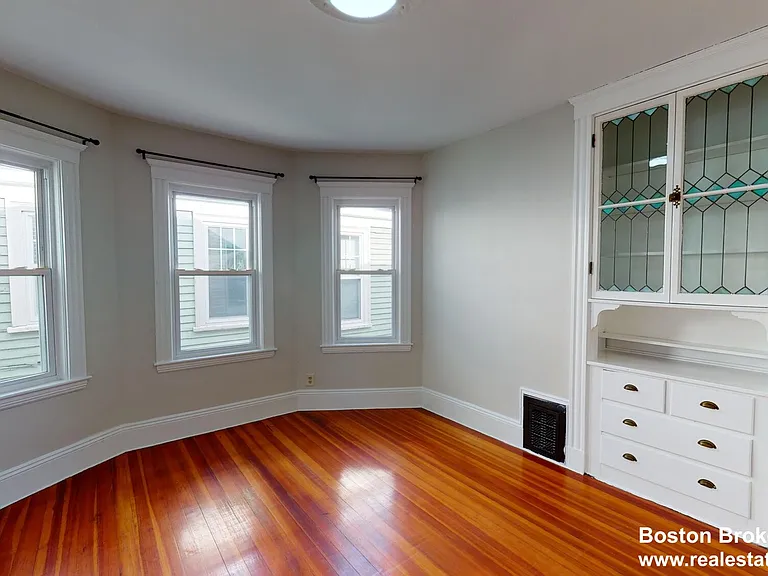 30 Roseclair St #3 — Photo 9