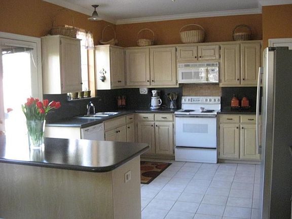 4th image of 2724 Pinery Ln