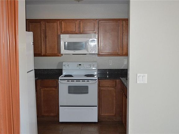 2nd image of 2121 Blue Breeze Dr Unit 105