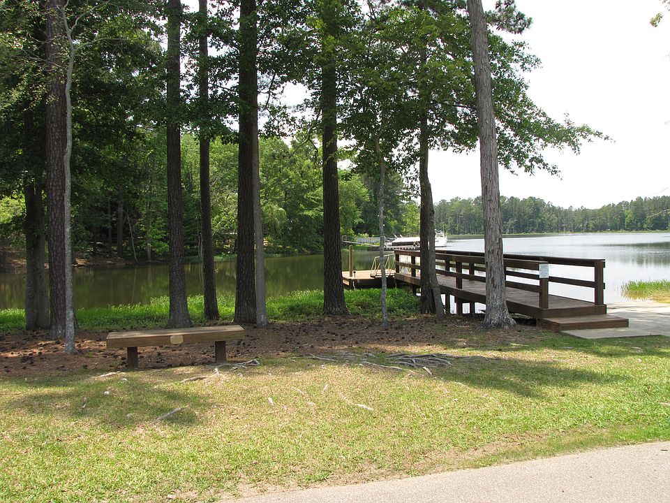 2nd image of 318 Bent Oak Dr