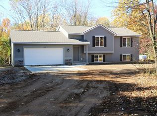 2530 Edge Wood Dr, Allegan, MI 49010