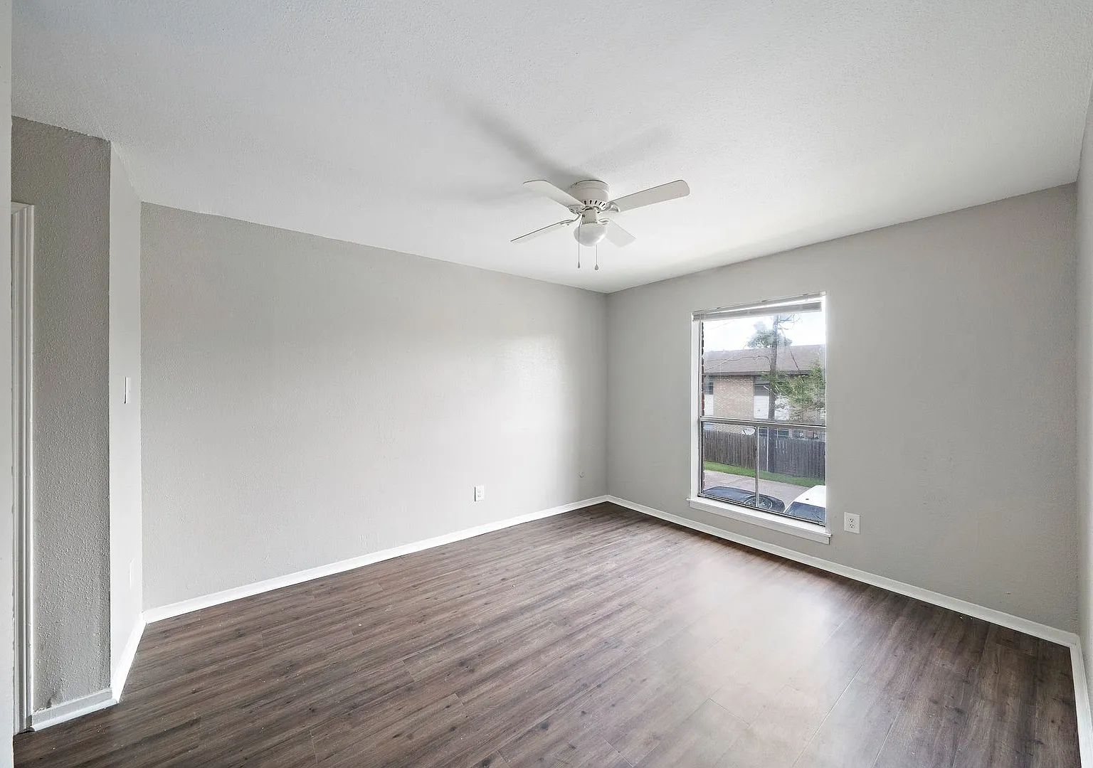 Green Park Apartments — Photo 3