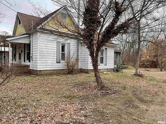 3rd image of 1001 E College St