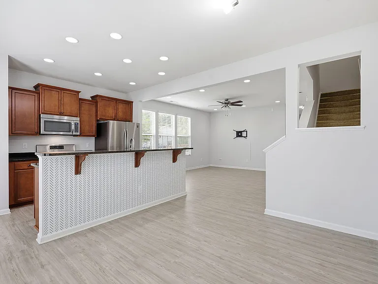 221 Irving Way — Photo 14