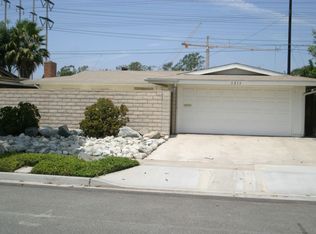 3213 Iowa St, Costa Mesa, CA 92626