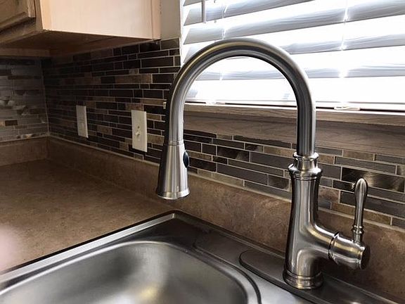 3rd image of 5852 NW Plantation Ln