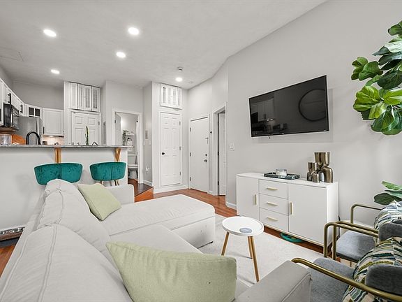 5th image of 549 Columbus Ave APT 2