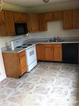 5th image of 1201 Meadow Glen Dr