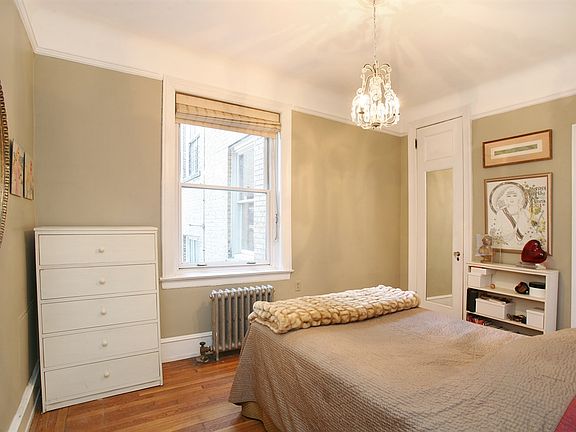 3rd image of 125 W 12th St APT 3C