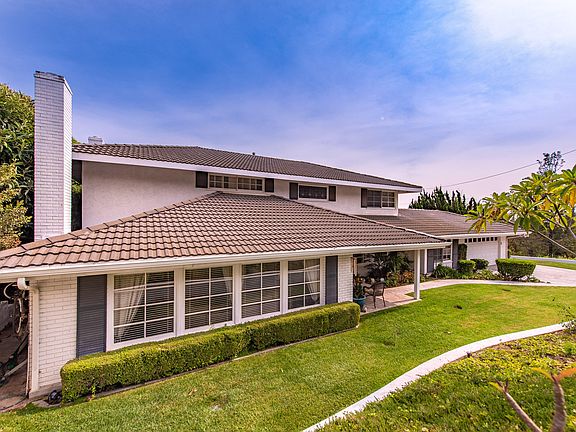 5th image of 713 Loma Vista Pl
