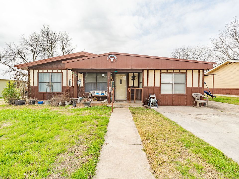 1st image of 110 Blakeney St