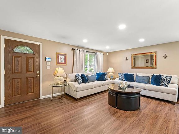 5th image of 5 Mineral Springs Ct