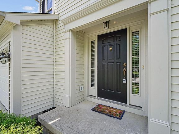 2nd image of 831 Lone Rise Dr W