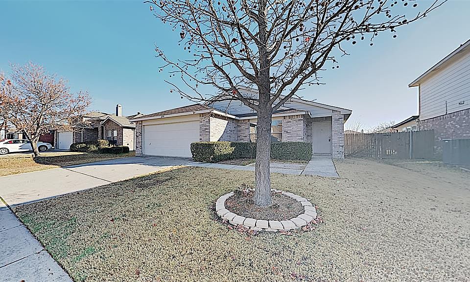 1st image of 2749 Peach Dr