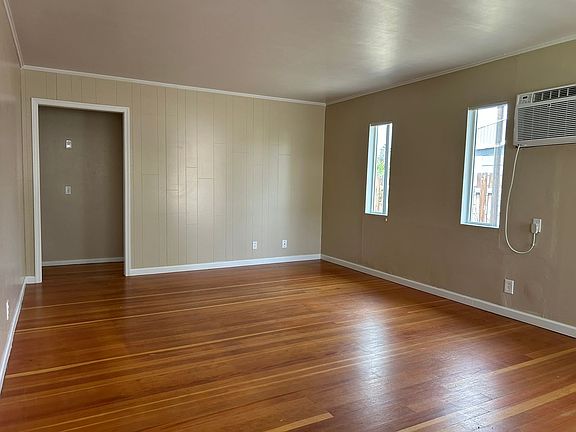 3rd image of 1115 Sanford Ave
