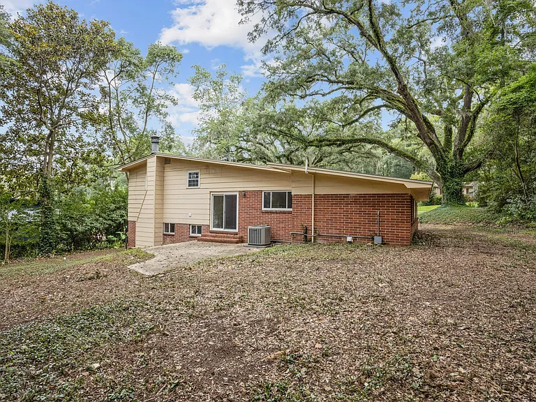 1325 Sharon Rd — Photo 20