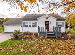 877 Salt Rd, Webster, NY 14580