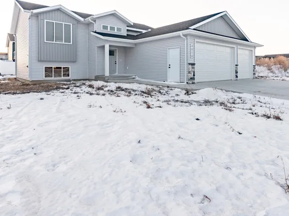 4016 Amari Loop NW, Mandan, ND 58554