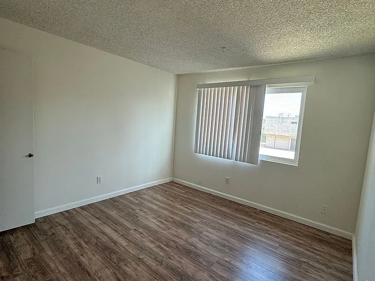 17762 Paseo Cir #C — Photo 7