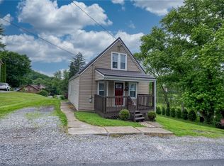 220 South St, Evans City, PA 16033
