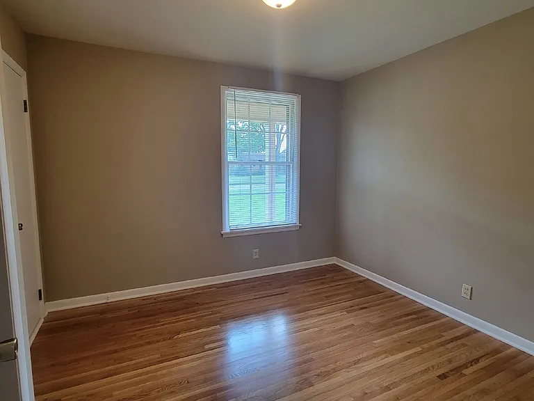 6408 Robinhood Ln NW — Photo 13