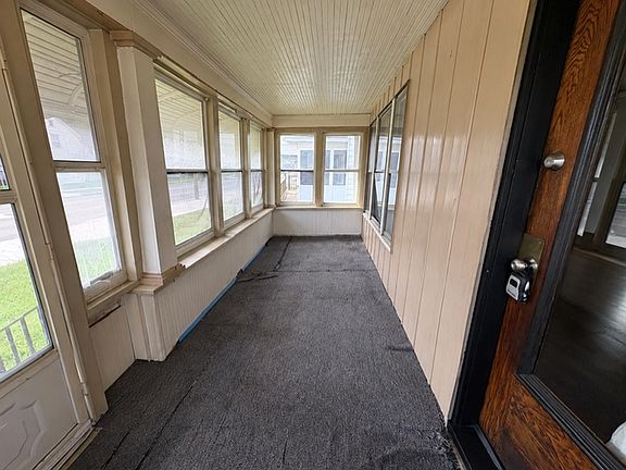 3rd image of 1059 Wooster Rd W