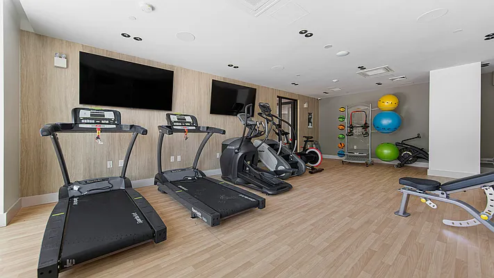 Rented by Nooklyn NYC LLC | media 44