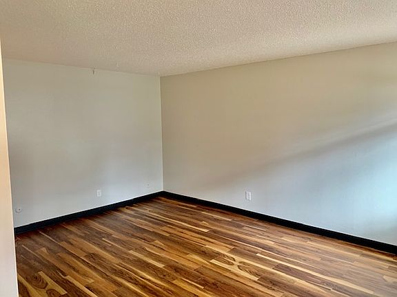 3rd image of 495 W Clarendon St APT 10