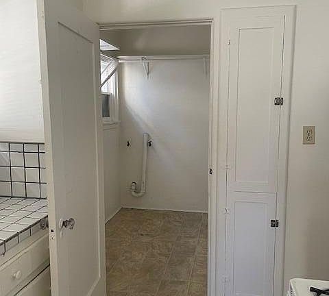 5th image of 772 Poli St APT E