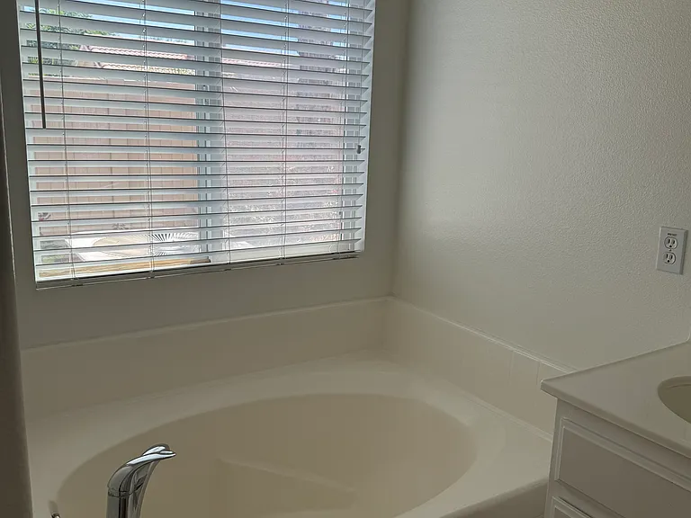 2664 Winter Ct — Photo 9