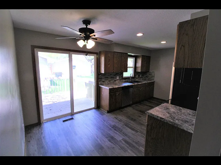 1100 Cold Spring Rd — Photo 8