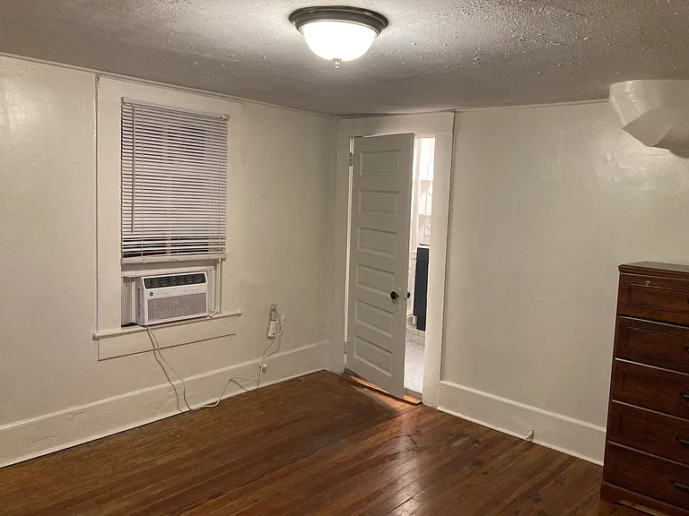 296 Arizona Ave NE #C — Photo 6