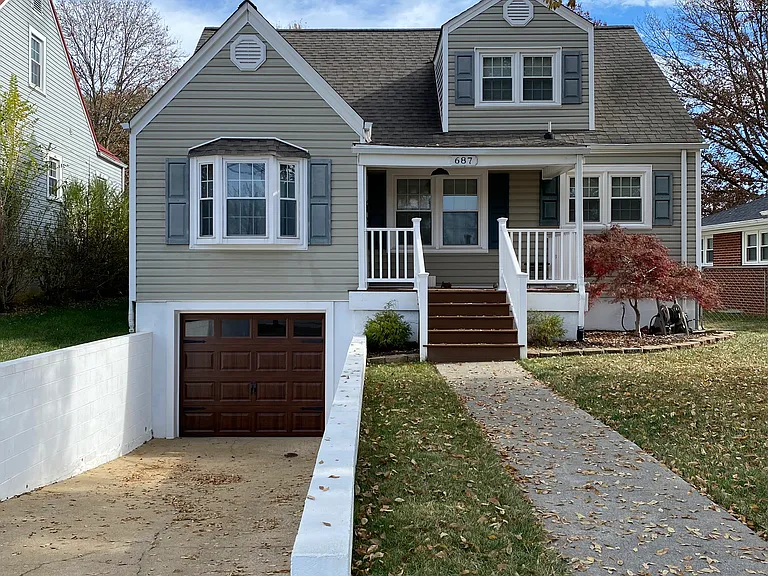 687 Truxton Dr — Photo 1