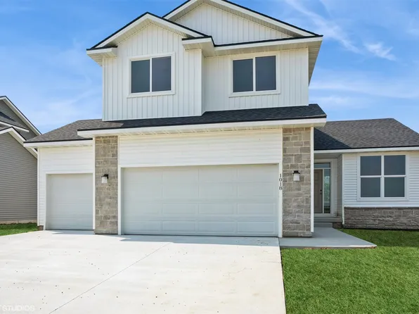 1018 Willow Valley Dr, Norwalk, IA 50211