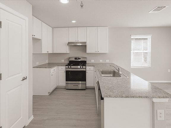 2nd image of 7202 Lavaca Blf