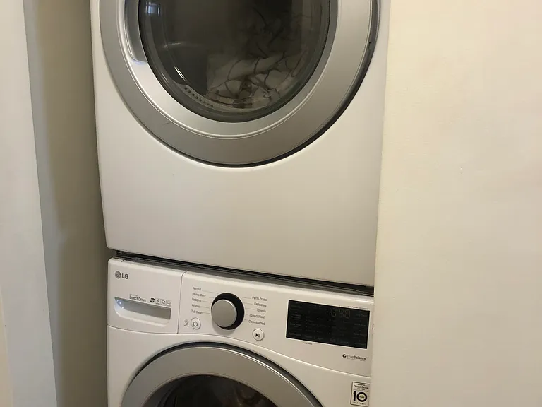 In-unit washer/dryer
