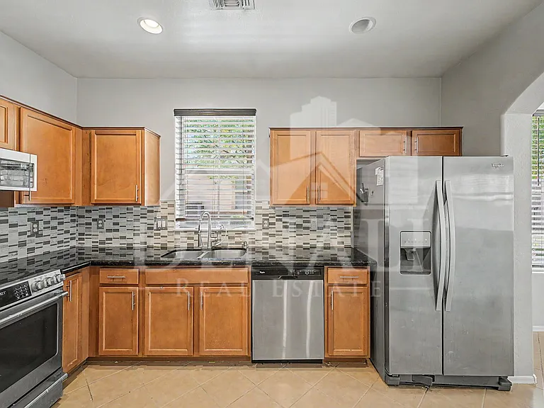 17737 W Woodrow Ln — Photo 8